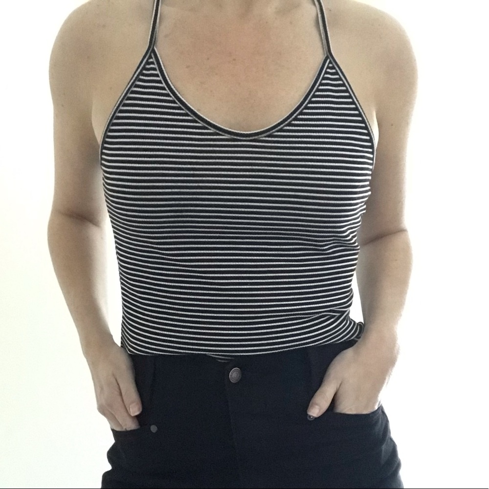 Black and white ribbed striped tank top - Picture 2 of 6